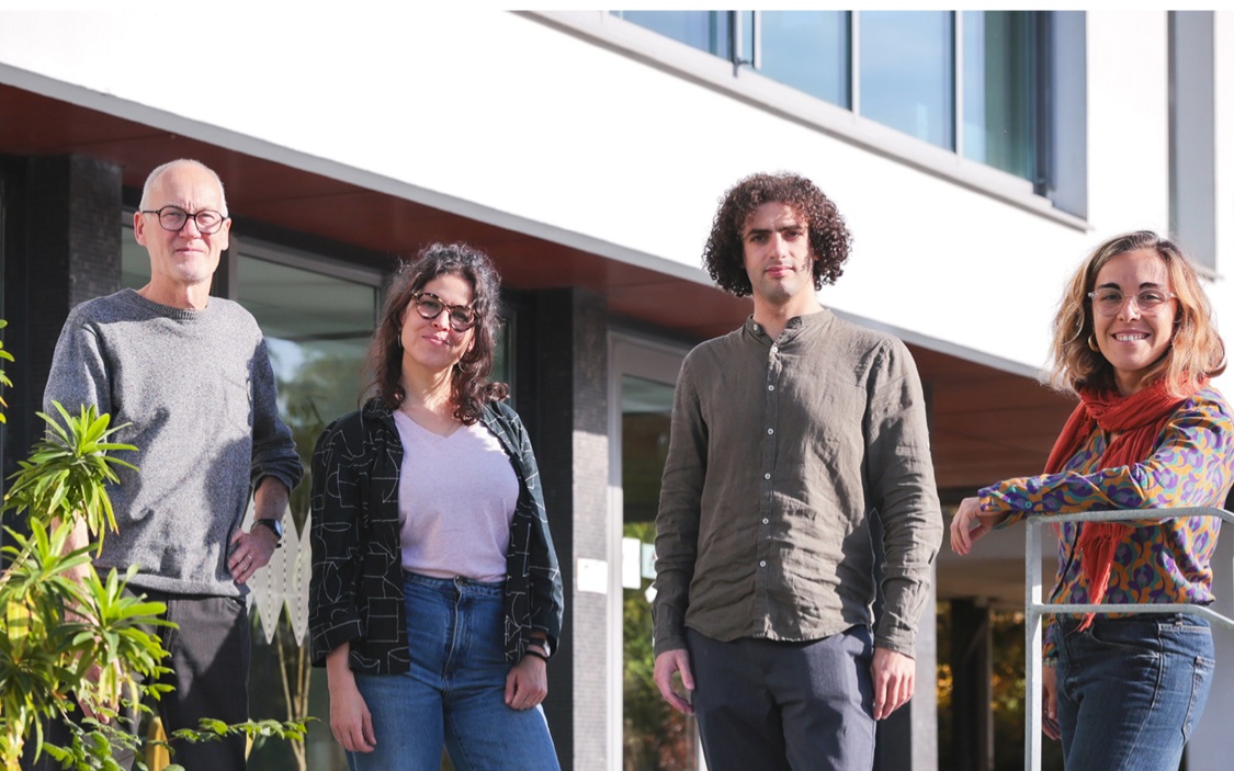 Maria García Vigueras with members of the SurfWAVE team at INSA Rennes